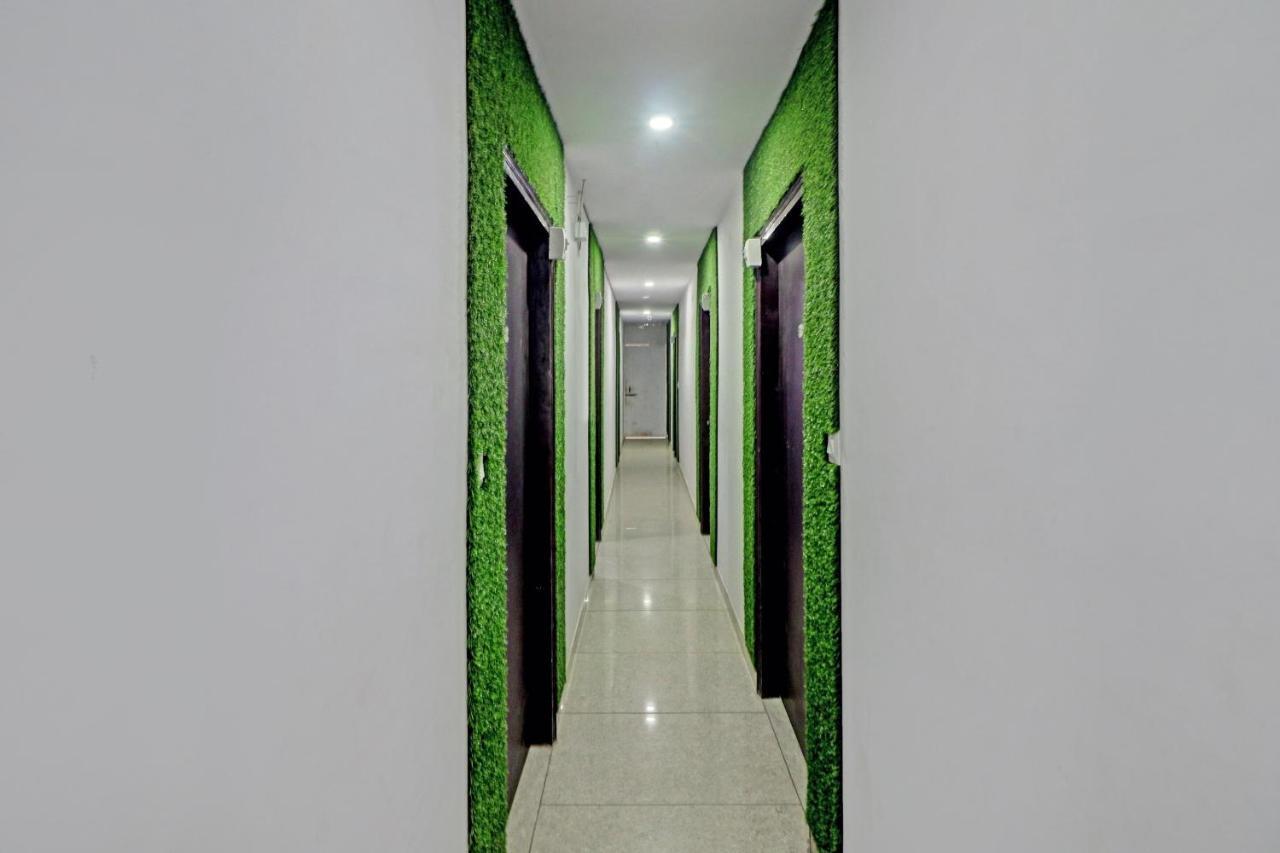 Oyo 81168 Collection O Dwarka Mor Nova Deli Exterior foto