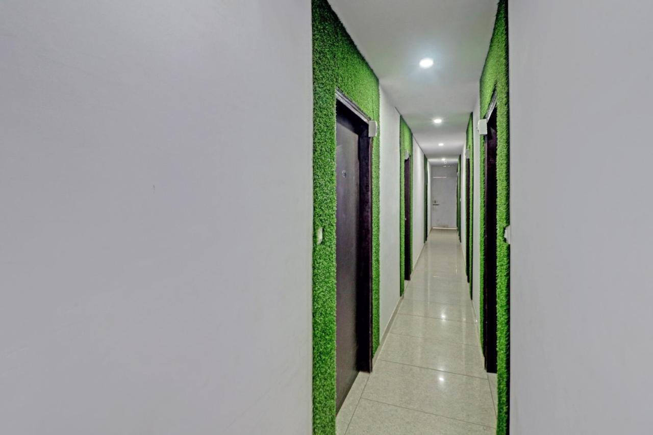 Oyo 81168 Collection O Dwarka Mor Nova Deli Exterior foto